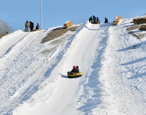 Hôtels-Gouverneur-Rimouski-blogue-relache-parc-beausejour-hiver-glissade