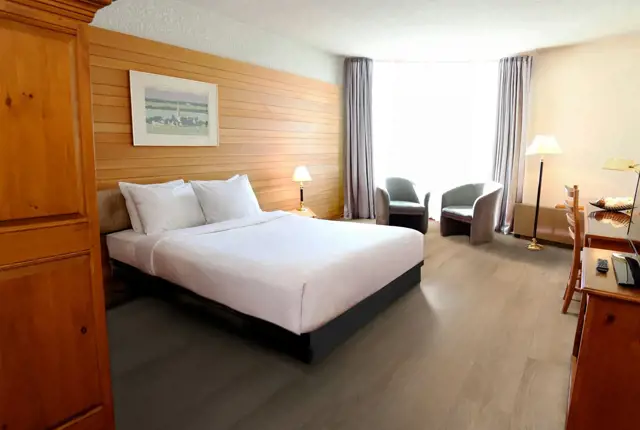 Hôtels Gouverneur Rimouski chambre accessible vue d'ensemble cote fenetre
